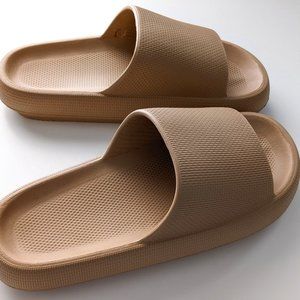 Sootheez Slippers - Khaki Womens 9.5-10.5